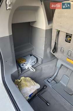 Минивэн Toyota Sienna 2010 в 