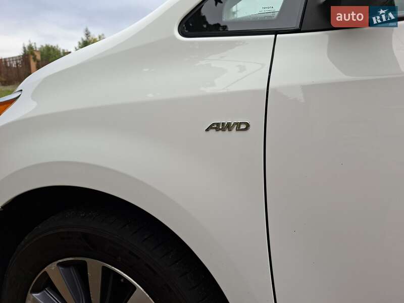 Мінівен Toyota Sienna 2019 в Києві