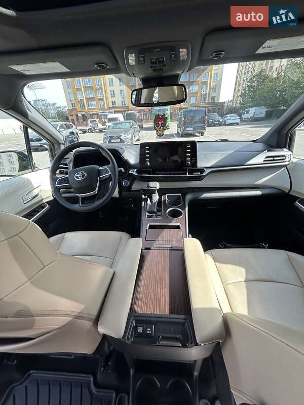 Мінівен Toyota Sienna 2021 в Києві фото 5 Мінівен Toyota Sienna 2021 в Києві