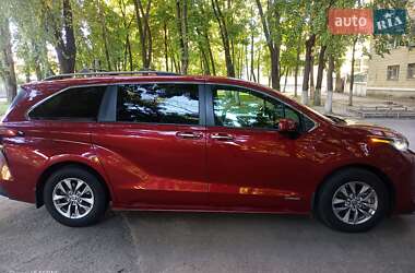 Минивэн Toyota Sienna 2021 в Киеве