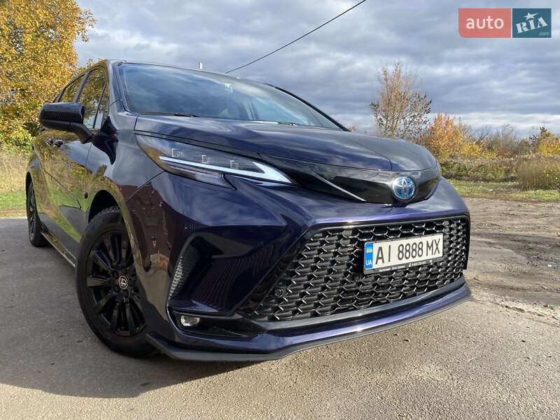 Минивэн Toyota Sienna 2022 в Киеве