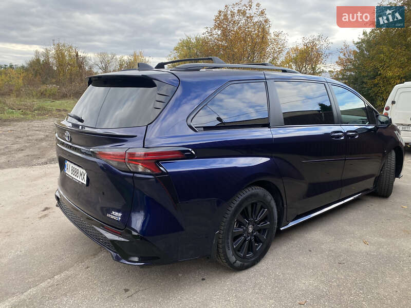 Минивэн Toyota Sienna 2022 в Киеве
