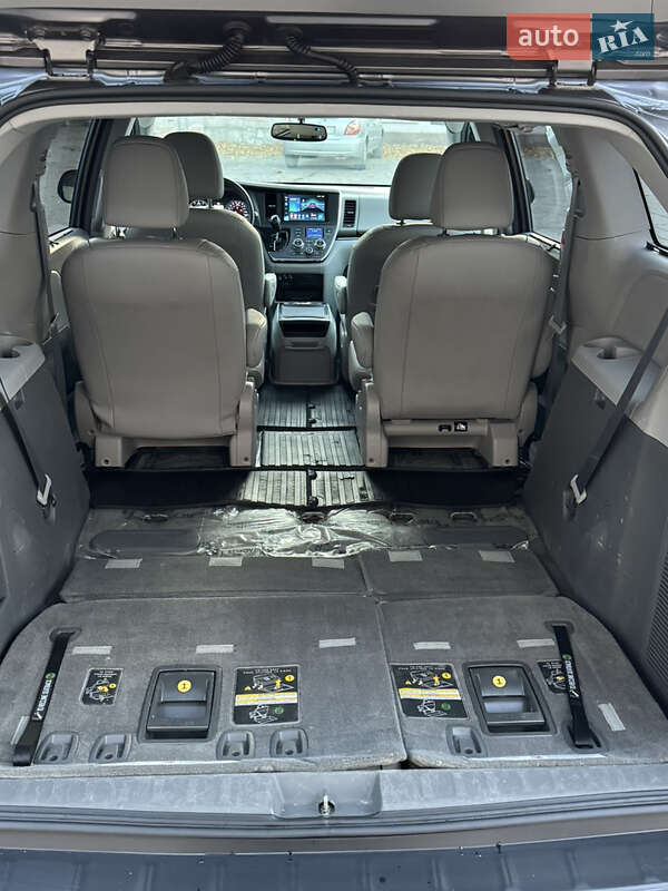 Мінівен Toyota Sienna 2016 в Дніпрі фото 39 Мінівен Toyota Sienna 2016 в Дніпрі