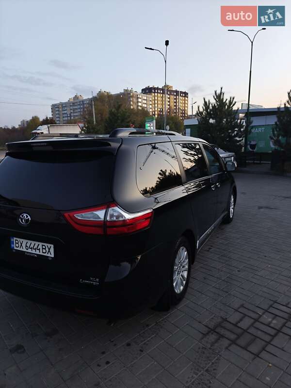 Минивэн Toyota Sienna 2016 в Хмельницком фото 3 Минивэн Toyota Sienna 2016 в Хмельницком