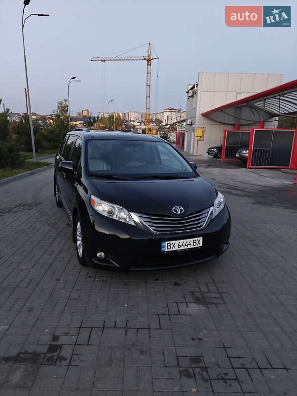 Минивэн Toyota Sienna 2016 в Хмельницком фото 12 Минивэн Toyota Sienna 2016 в Хмельницком