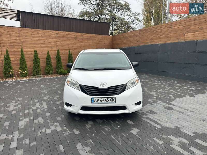 Мінівен Toyota Sienna 2016 в Києві фото 6 Мінівен Toyota Sienna 2016 в Києві