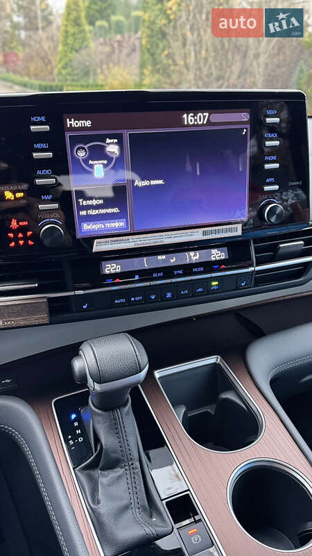 Минивэн Toyota Sienna 2024 в Ровно