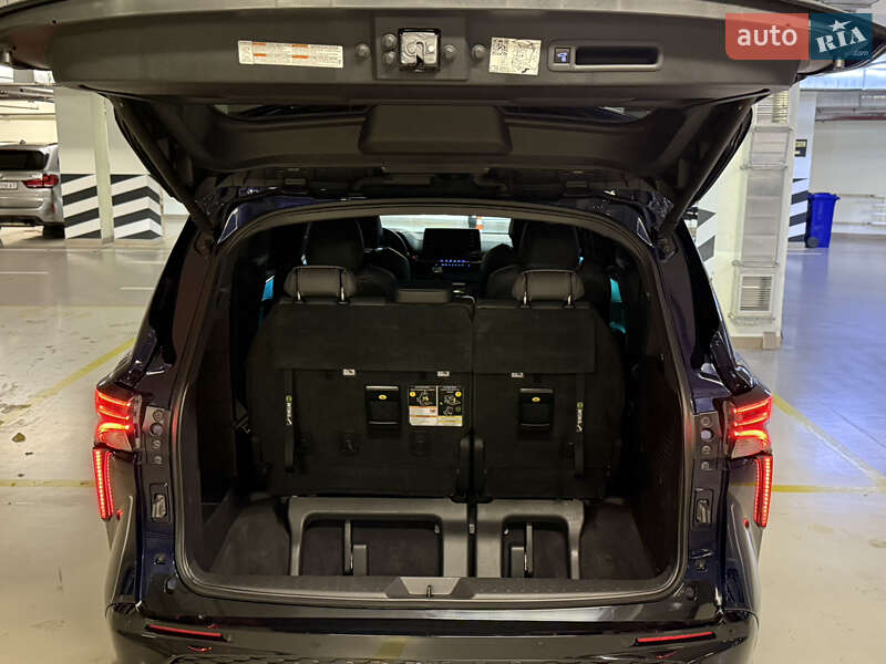 Минивэн Toyota Sienna 2022 в Киеве