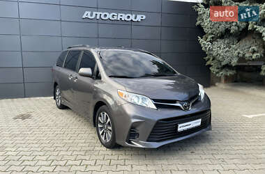 Мінівен Toyota Sienna 2019 в Одесі