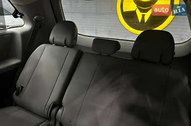 Мінівен Toyota Sienna 2018 в Чернівцях