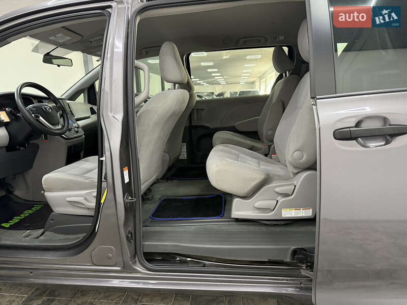 Минивэн Toyota Sienna 2015 в Одессе