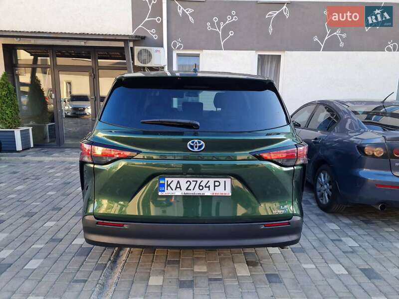 Мінівен Toyota Sienna 2021 в Києві
