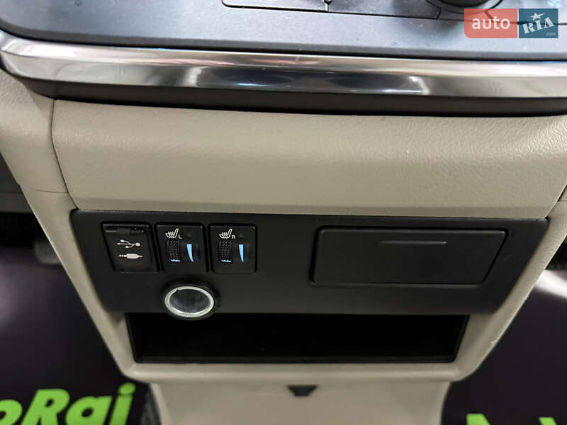 Мінівен Toyota Sienna 2017 в Одесі