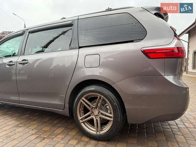 Минивэн Toyota Sienna 2015 в Черновцах фото 7 Минивэн Toyota Sienna 2015 в Черновцах