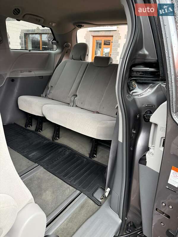 Минивэн Toyota Sienna 2015 в Черновцах фото 41 Минивэн Toyota Sienna 2015 в Черновцах