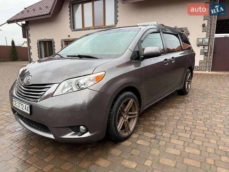 Минивэн Toyota Sienna 2015 в Черновцах фото 3 Минивэн Toyota Sienna 2015 в Черновцах