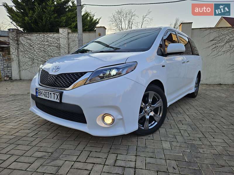 Мінівен Toyota Sienna 2016 в Одесі