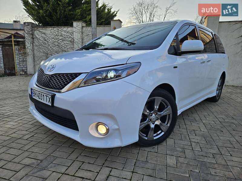 Мінівен Toyota Sienna 2016 в Одесі