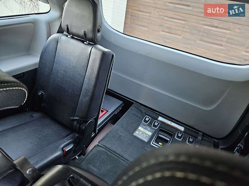 Мінівен Toyota Sienna 2016 в Одесі