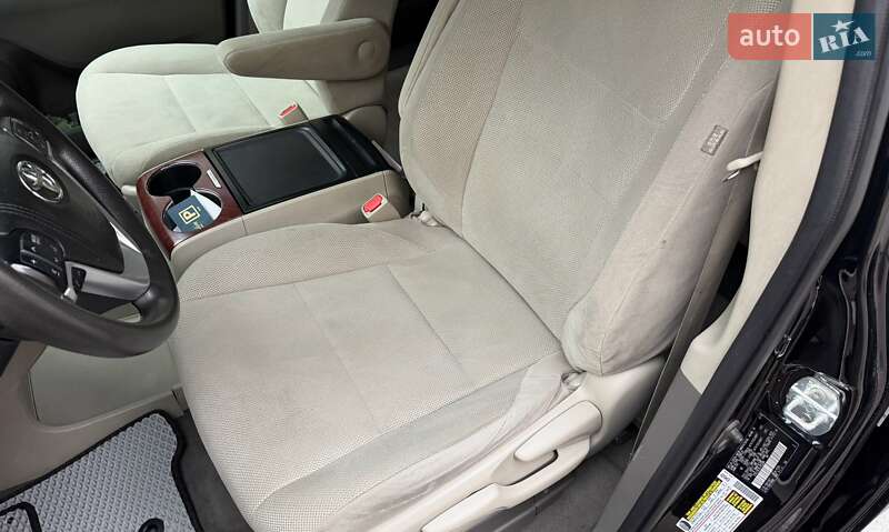 Мінівен Toyota Sienna 2019 в Одесі