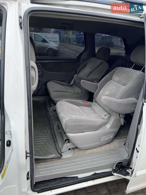 Минивэн Toyota Sienna 2007 в Ивано-Франковске