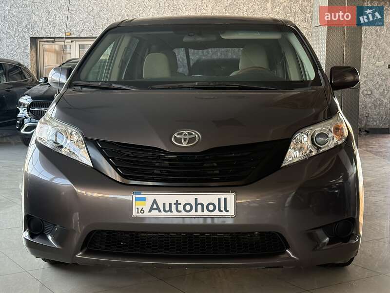 Toyota Sienna 2014