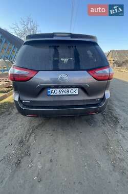 Минивэн Toyota Sienna 2019 в Камне-Каширском