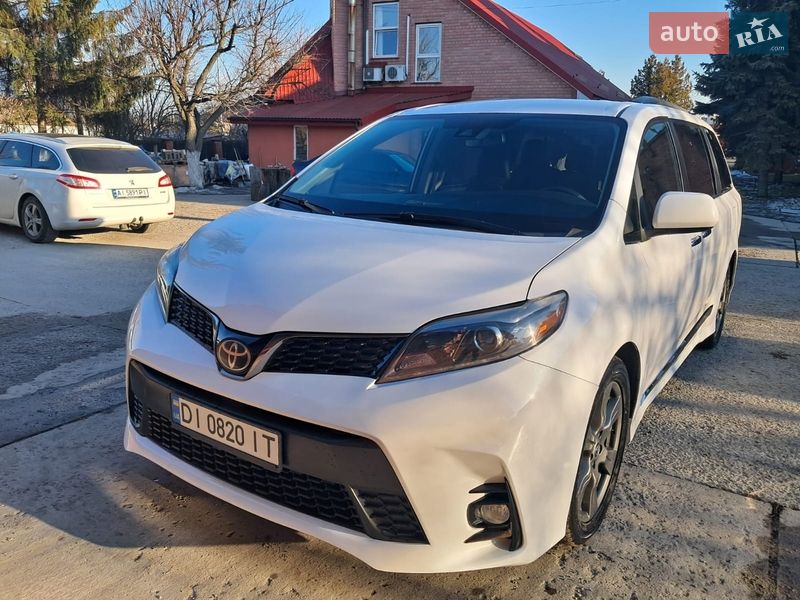 Toyota Sienna 2019
