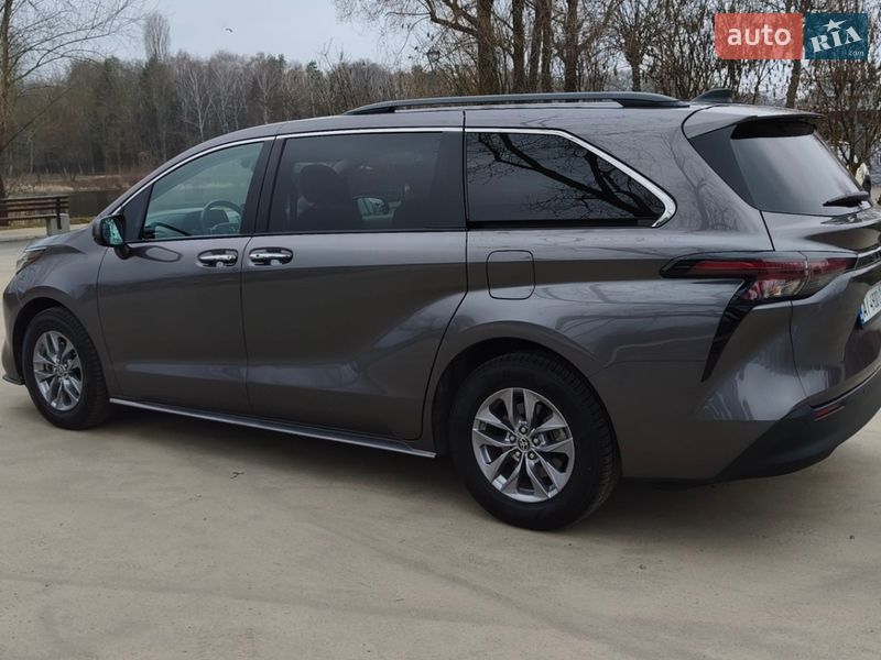 Минивэн Toyota Sienna 2023 в Белой Церкви