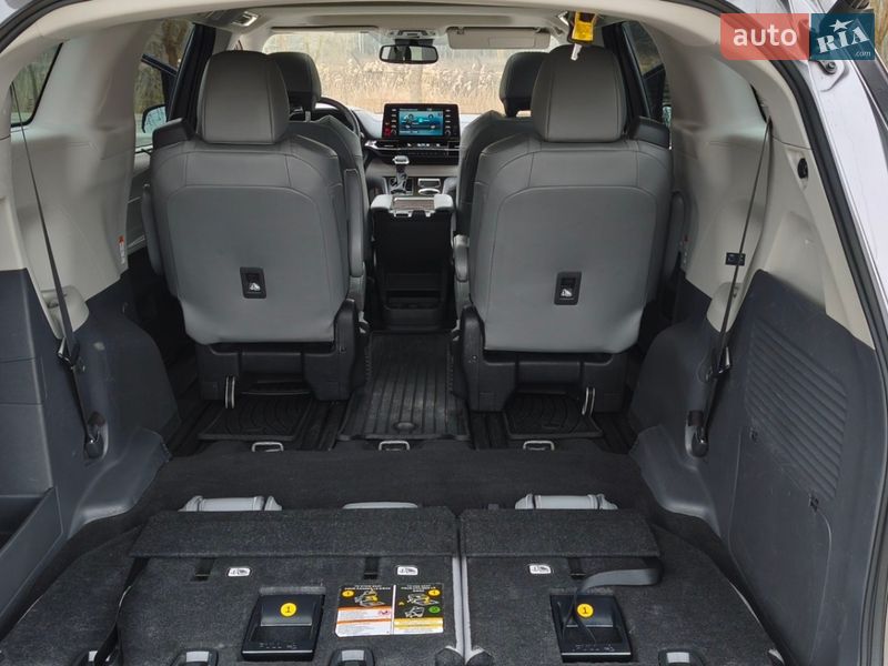 Минивэн Toyota Sienna 2023 в Белой Церкви