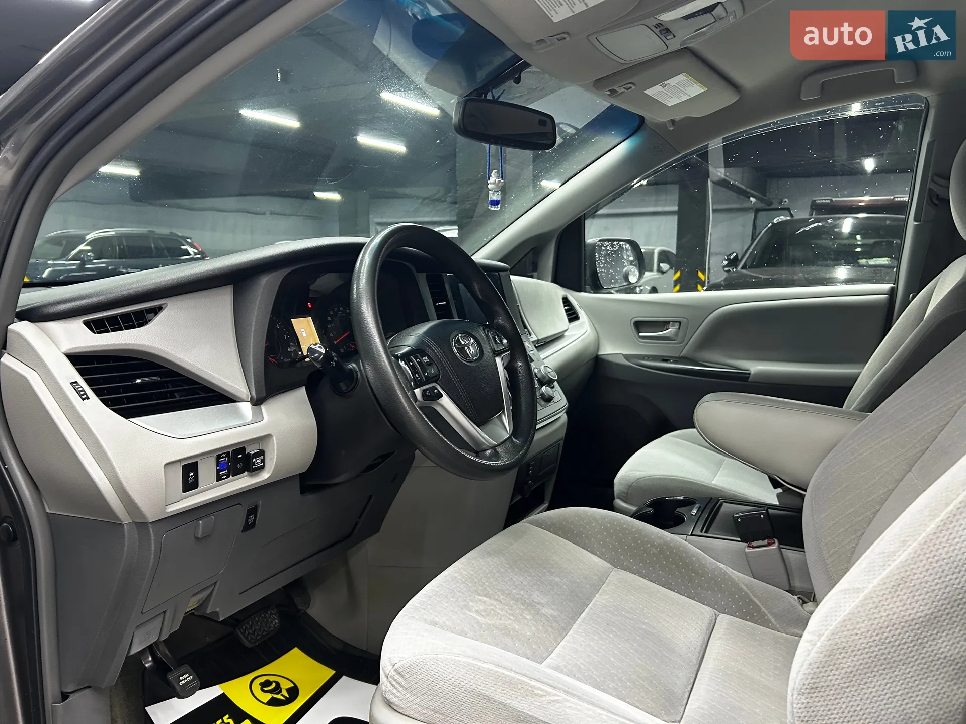 2015 Toyota Sienna - мініатюра 12