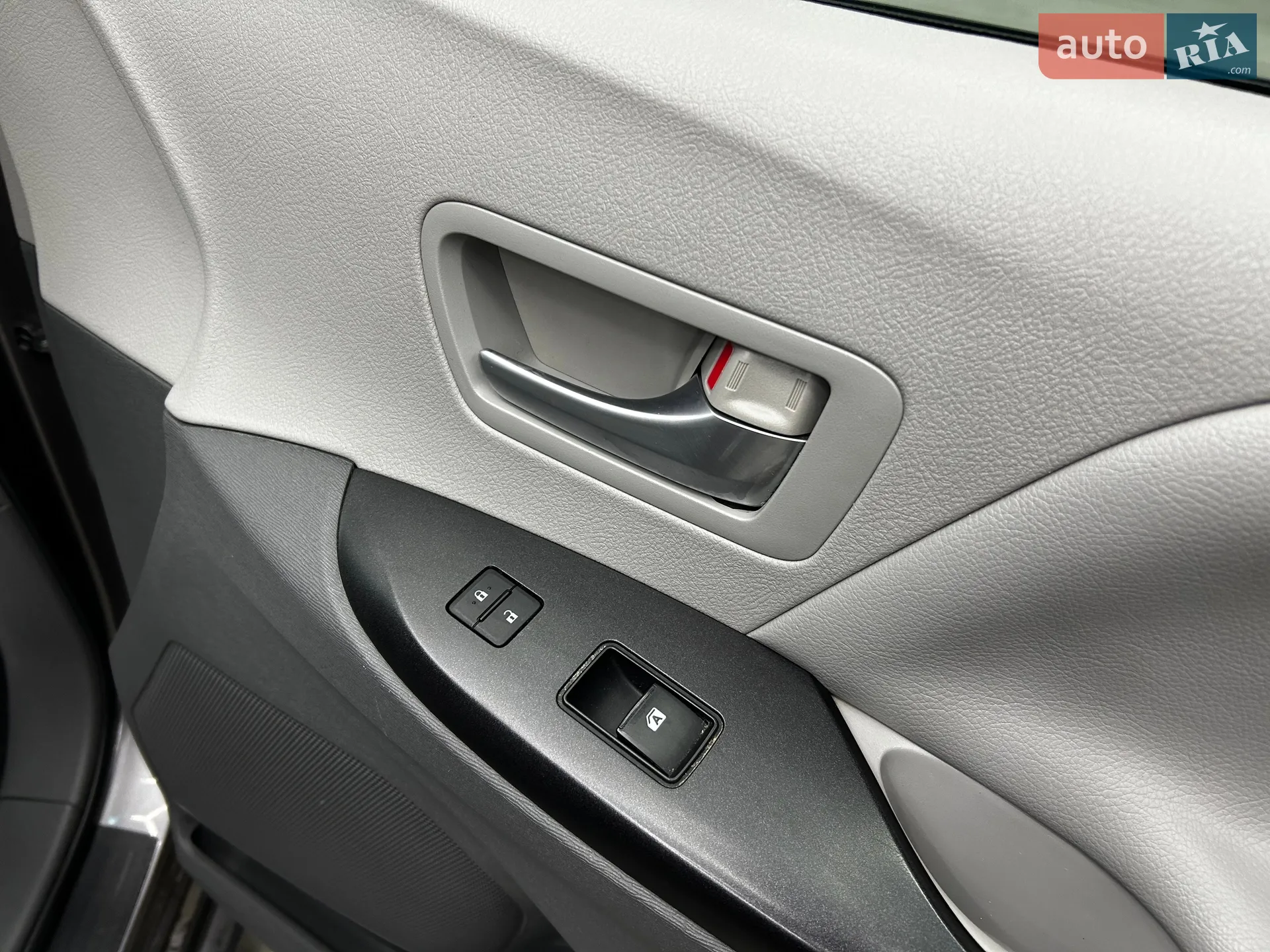 2015 Toyota Sienna - мініатюра 26