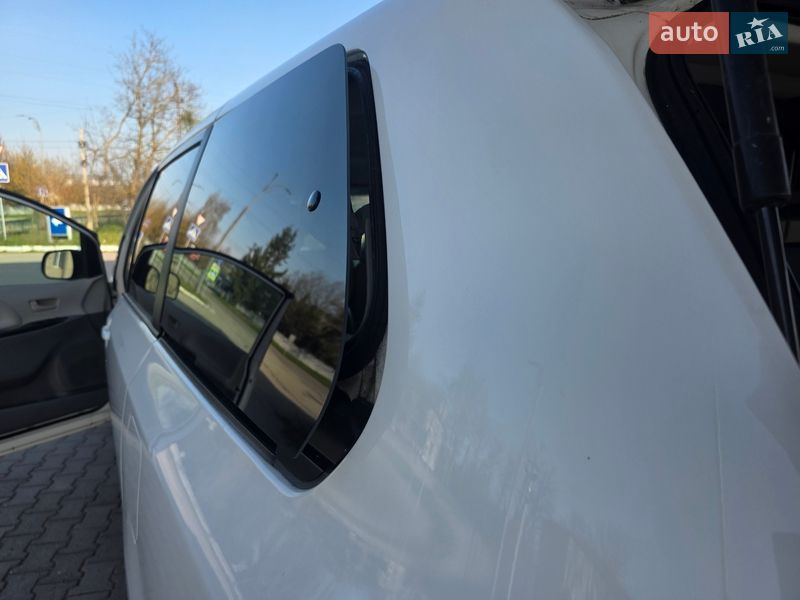 Минивэн Toyota Sienna 2013 в Гусятине