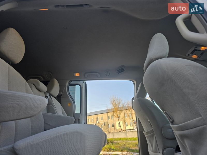 Минивэн Toyota Sienna 2013 в Гусятине