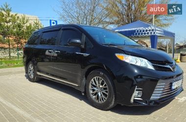 Мінівен Toyota Sienna 2018 в Вінниці