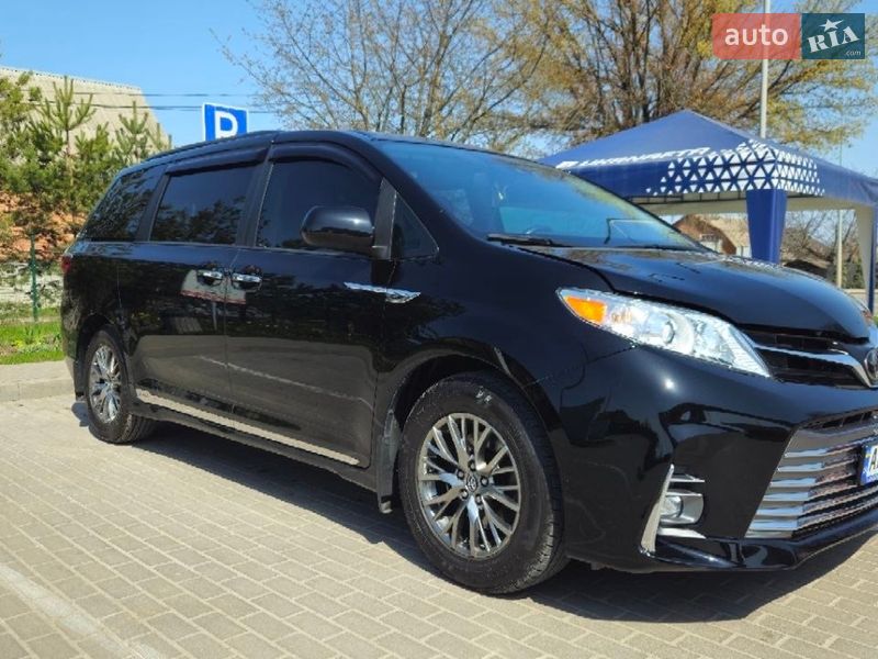 Toyota Sienna 2018