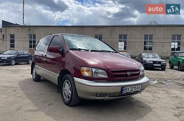 Минивэн Toyota Sienna 2000 в Тульчине