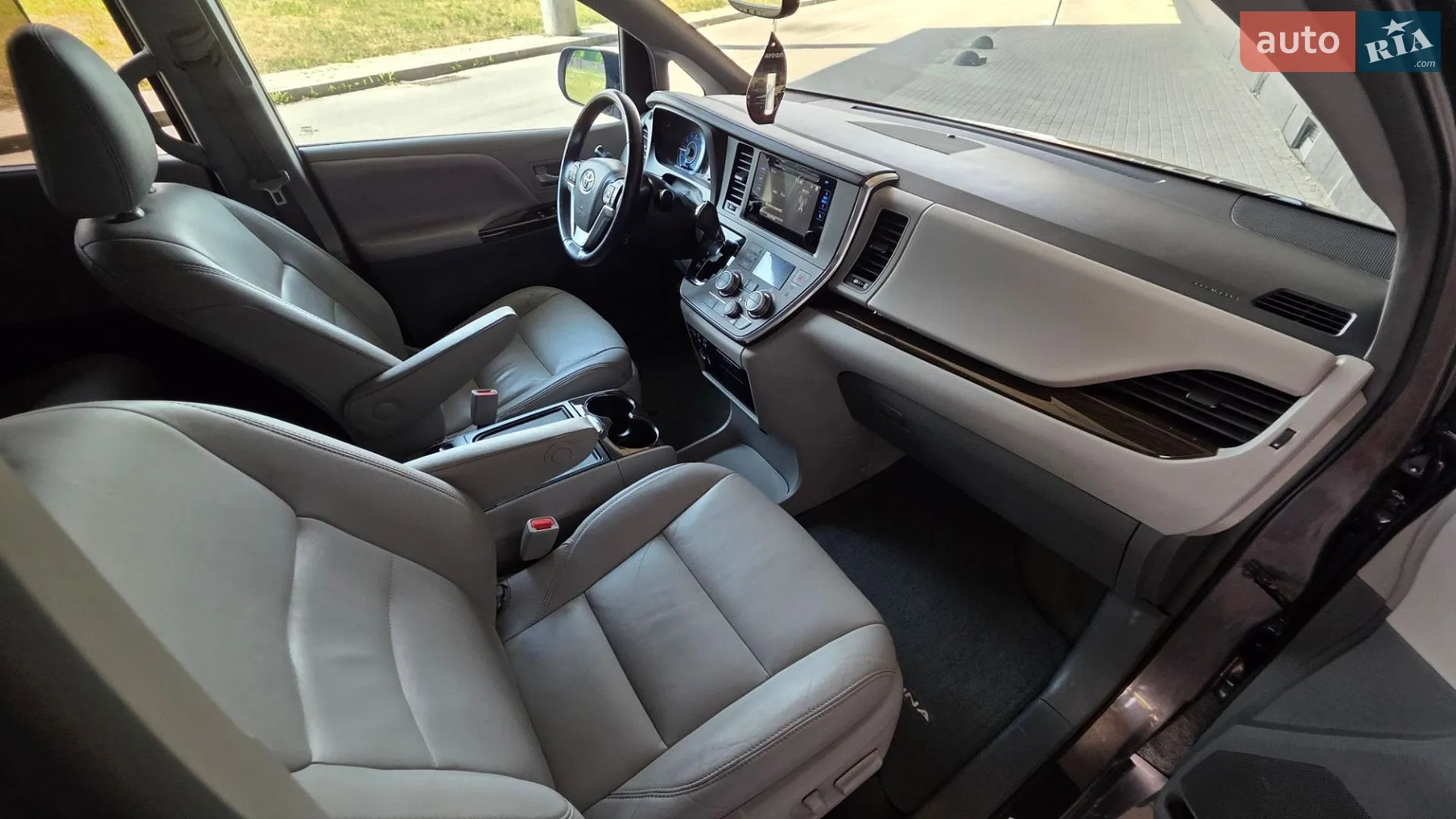2015 Toyota Sienna - мініатюра 36