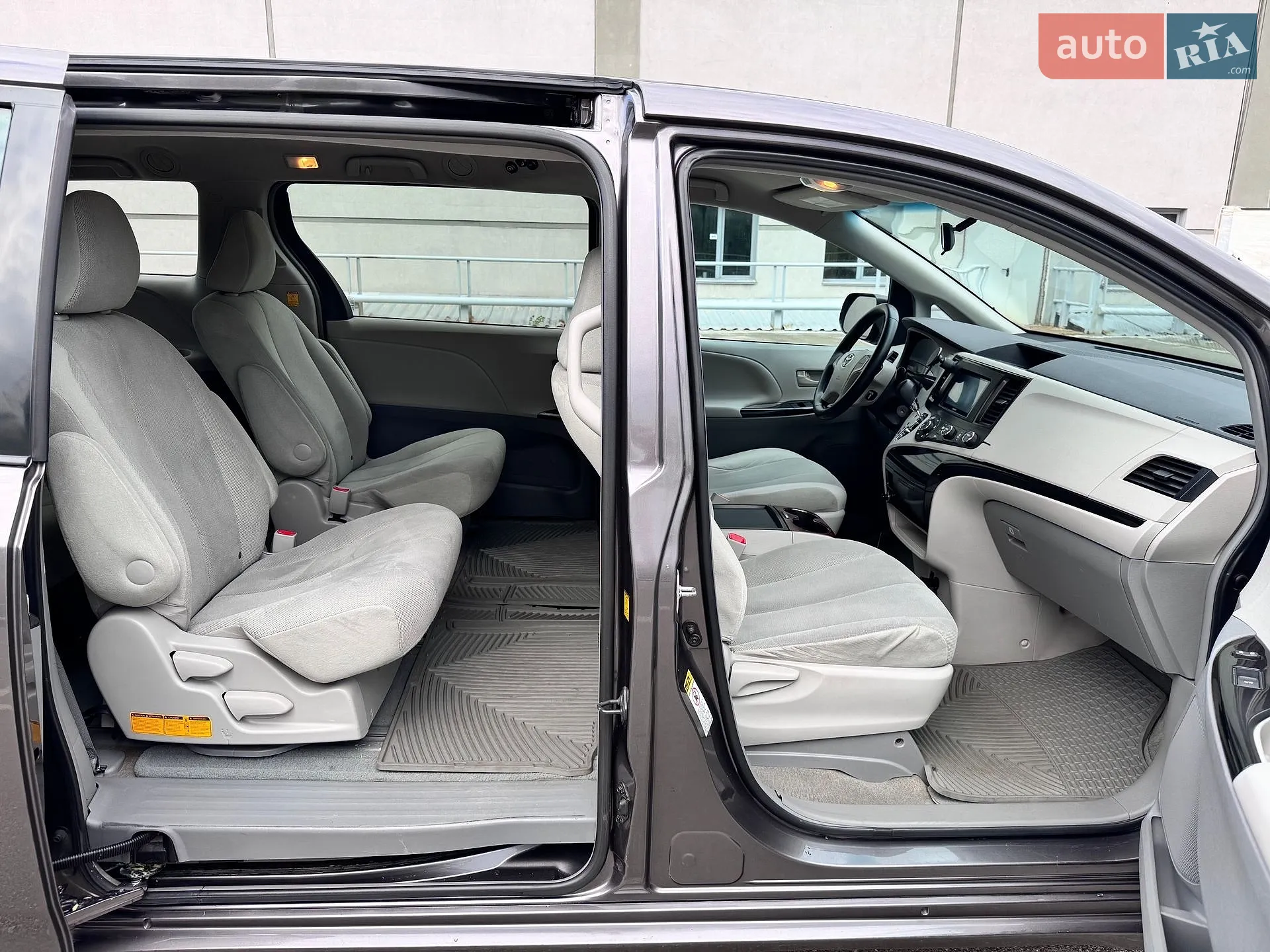 2012 Toyota Sienna - мініатюра 16