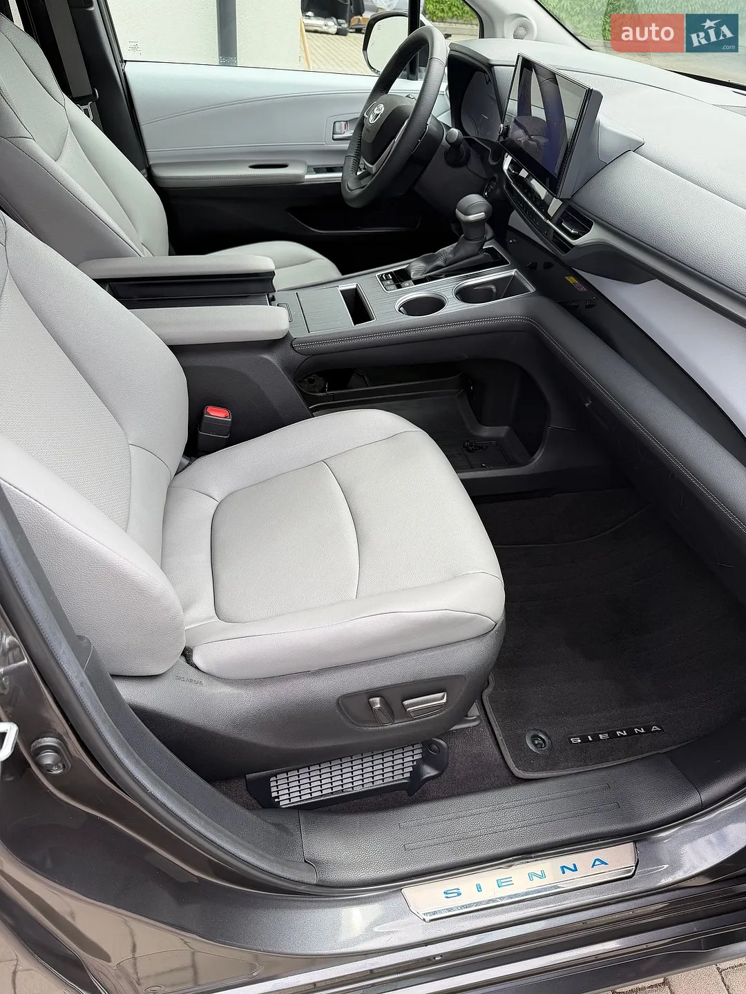 2025 Toyota Sienna - мініатюра 9