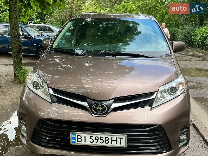 Toyota Sienna 2018
