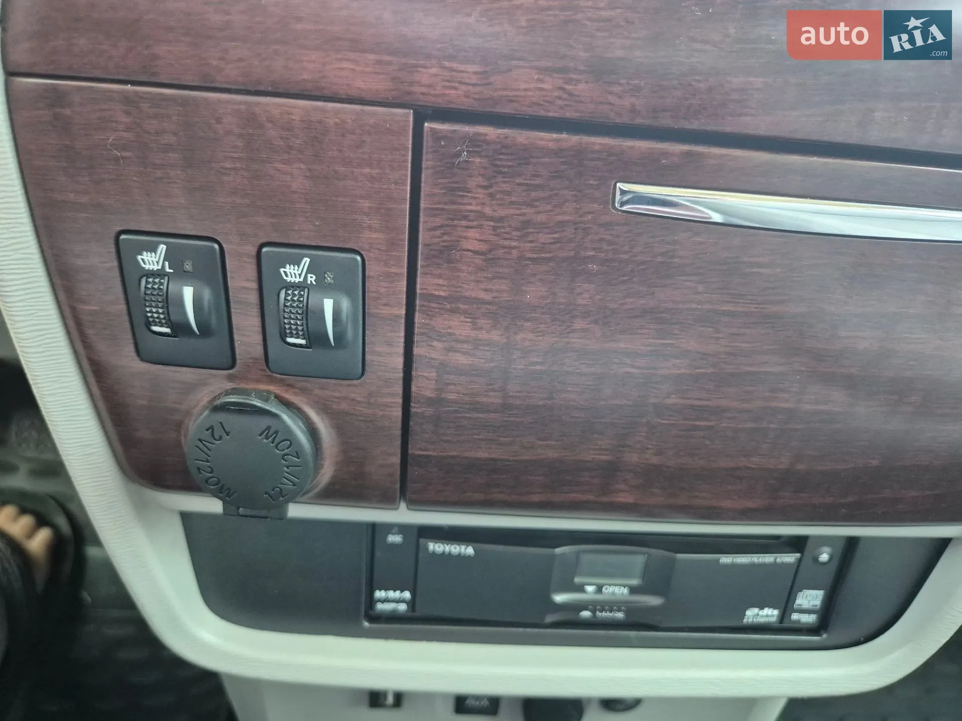 2012 Toyota Sienna - мініатюра 29