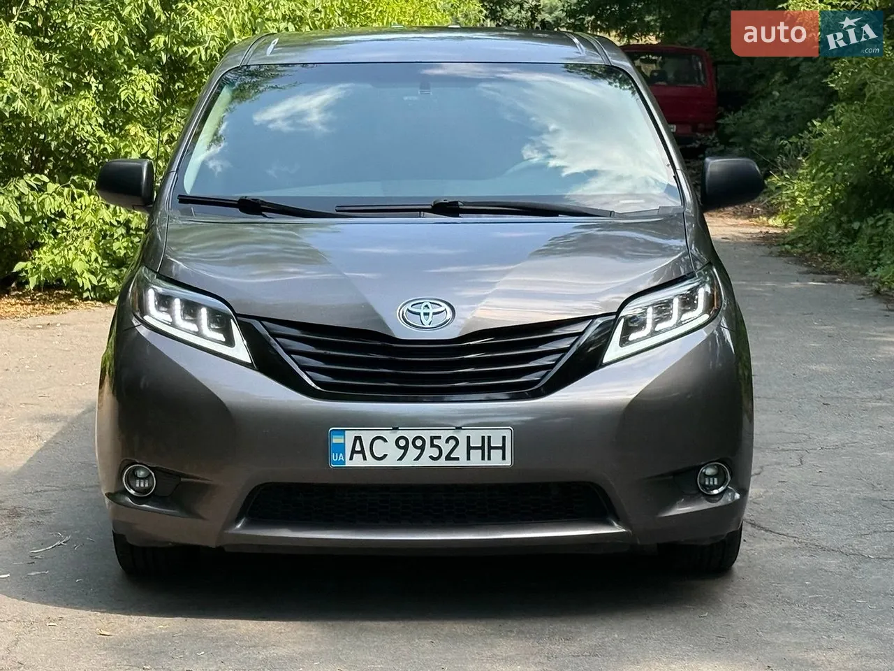 2010 Toyota Sienna - мініатюра 28