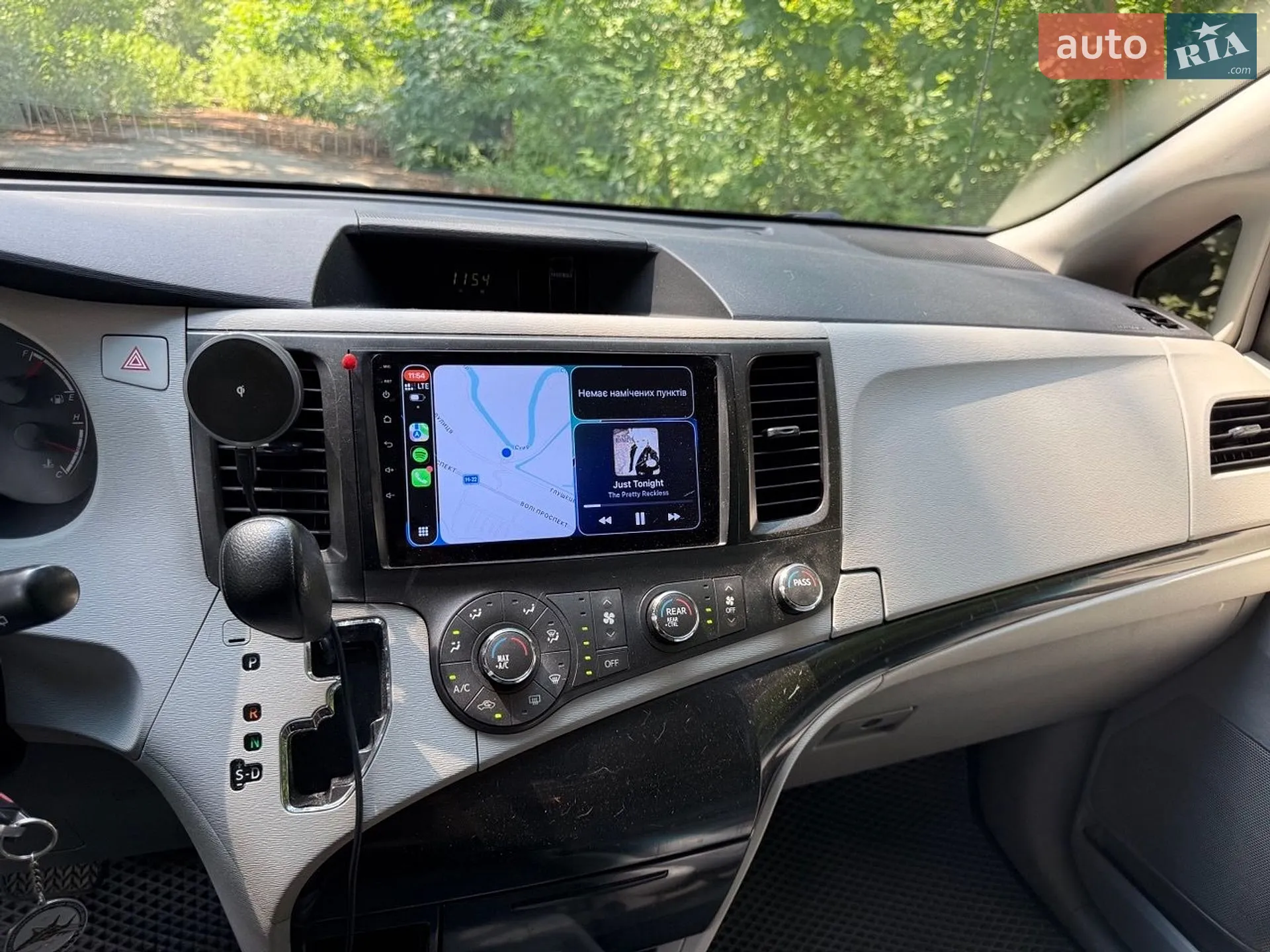 2010 Toyota Sienna - мініатюра 16