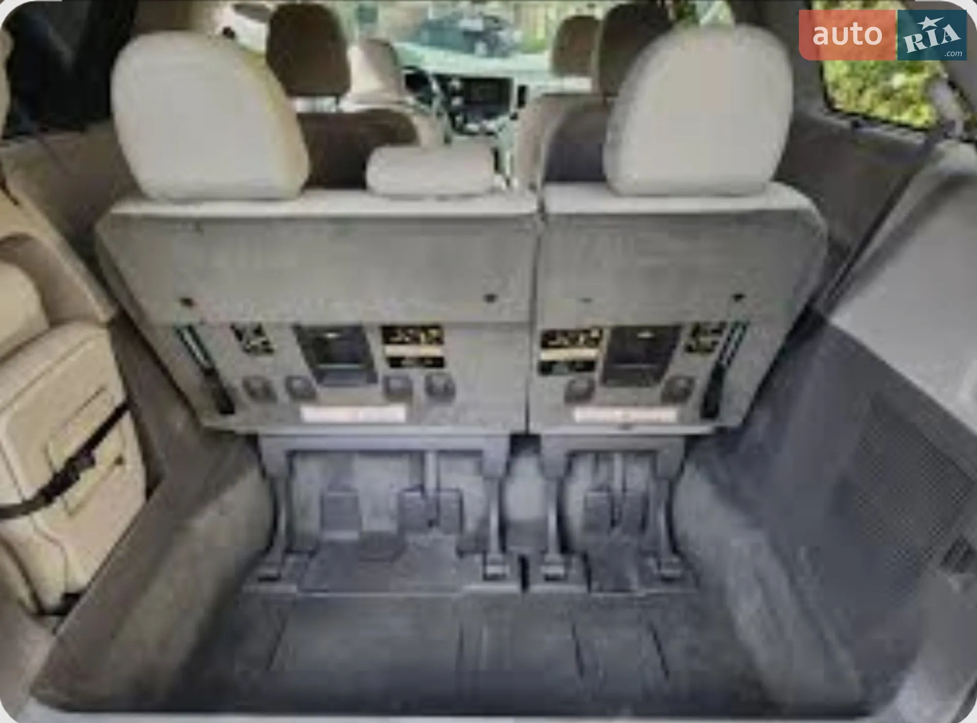 2012 Toyota Sienna - мініатюра 23