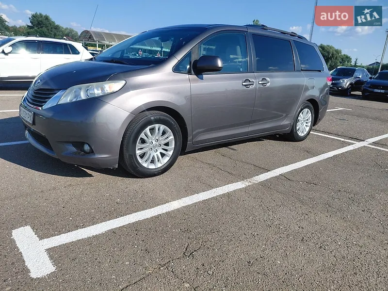 Toyota Sienna 2014