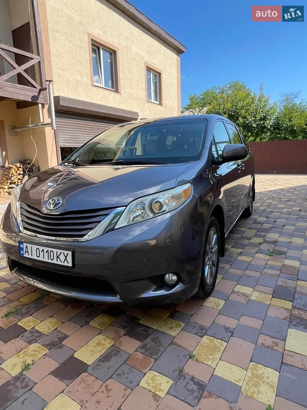 2010 Toyota Sienna - мініатюра 11