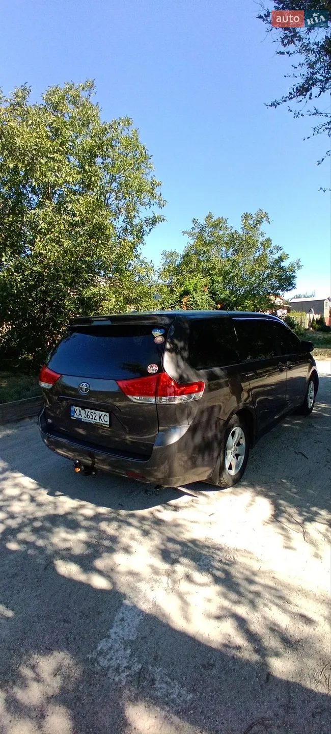 2011 Toyota Sienna - мініатюра 4