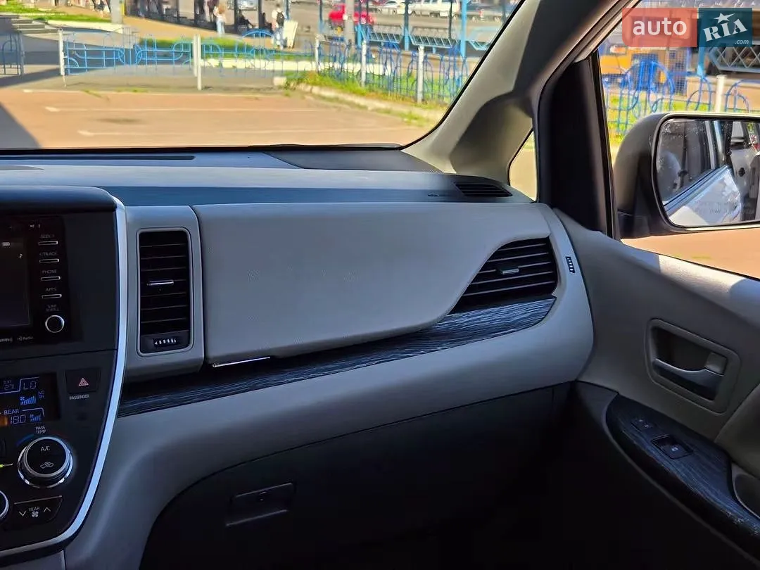 2019 Toyota Sienna - мініатюра 11