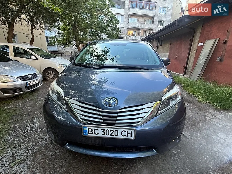 Toyota Sienna 2015